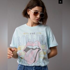American Eagle Women’s Oversized Rolling Stones Graphic Tee Light Blue Size M